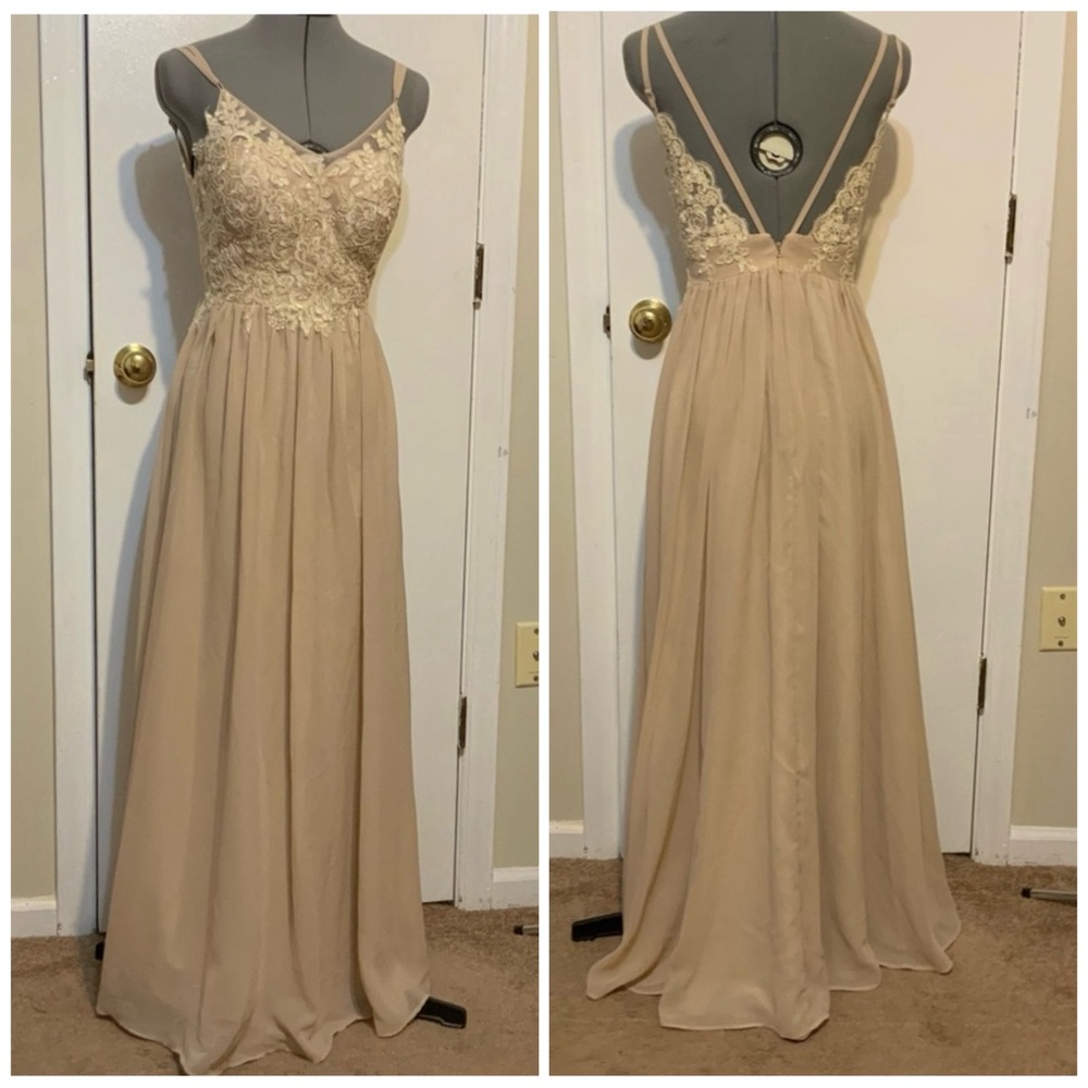 NWOT JJ’S House Bridal & Special occasion Lace & Chiffon champagne Maxi 👗